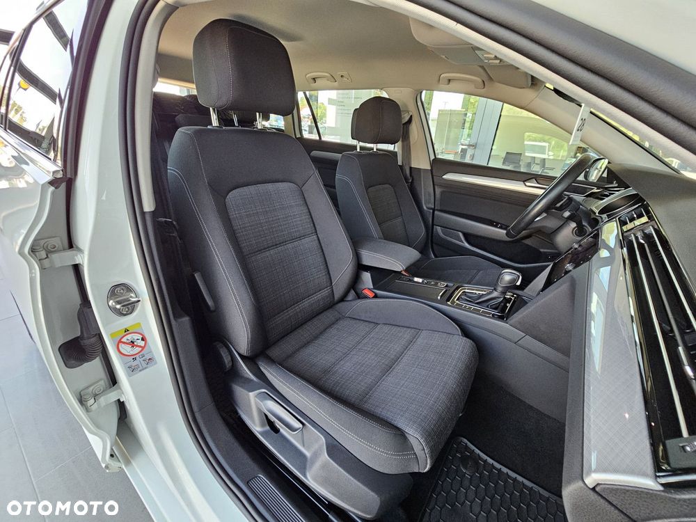 Volkswagen Passat 2.0 TDI EVO Business DSG - 32