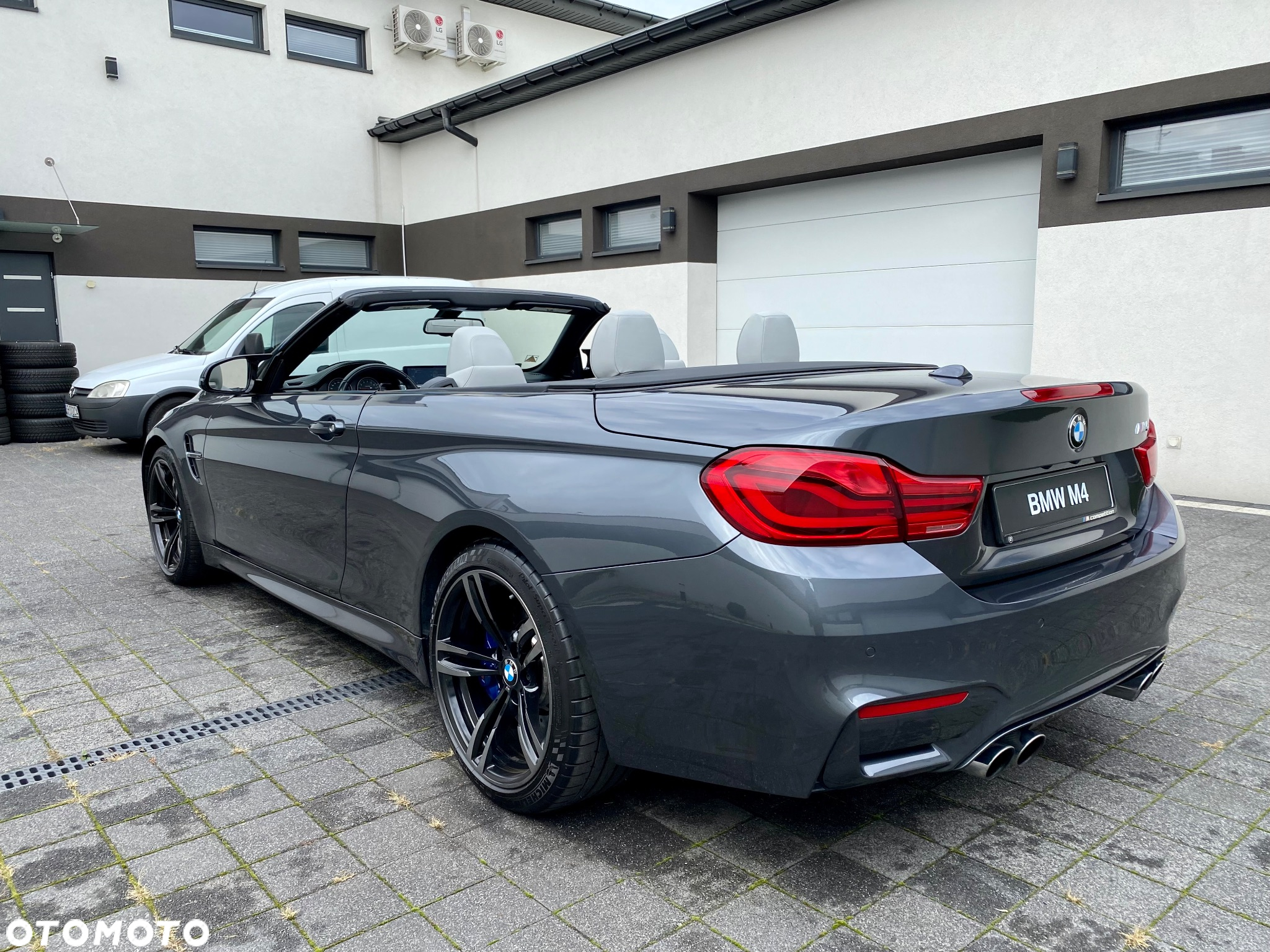 BMW M4 Cabrio DKG - 13