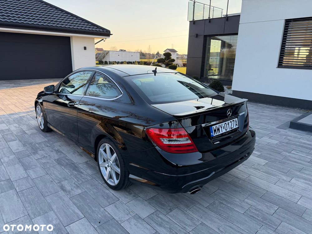 Mercedes-Benz Klasa C 180 BlueEFFICIENCY 7G-TRONIC - 23