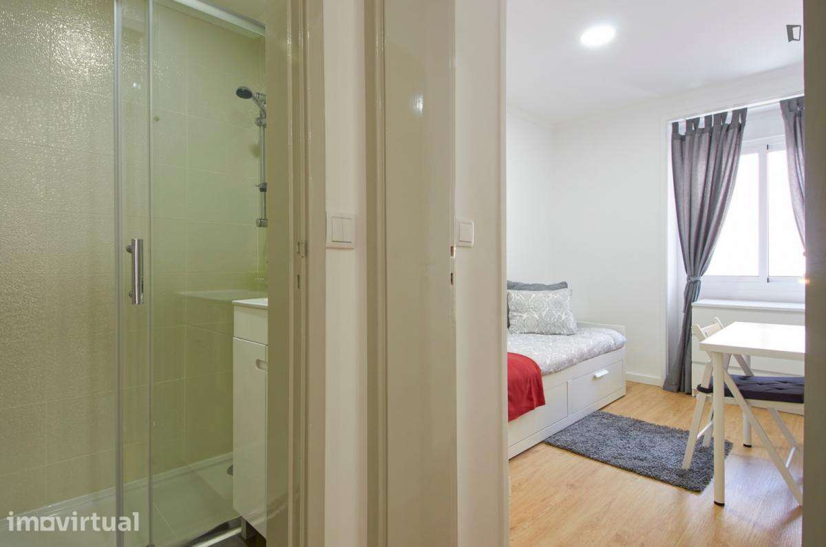 Quarto - localizado em Penha de França Lisbon - Grande imagem: 5/30