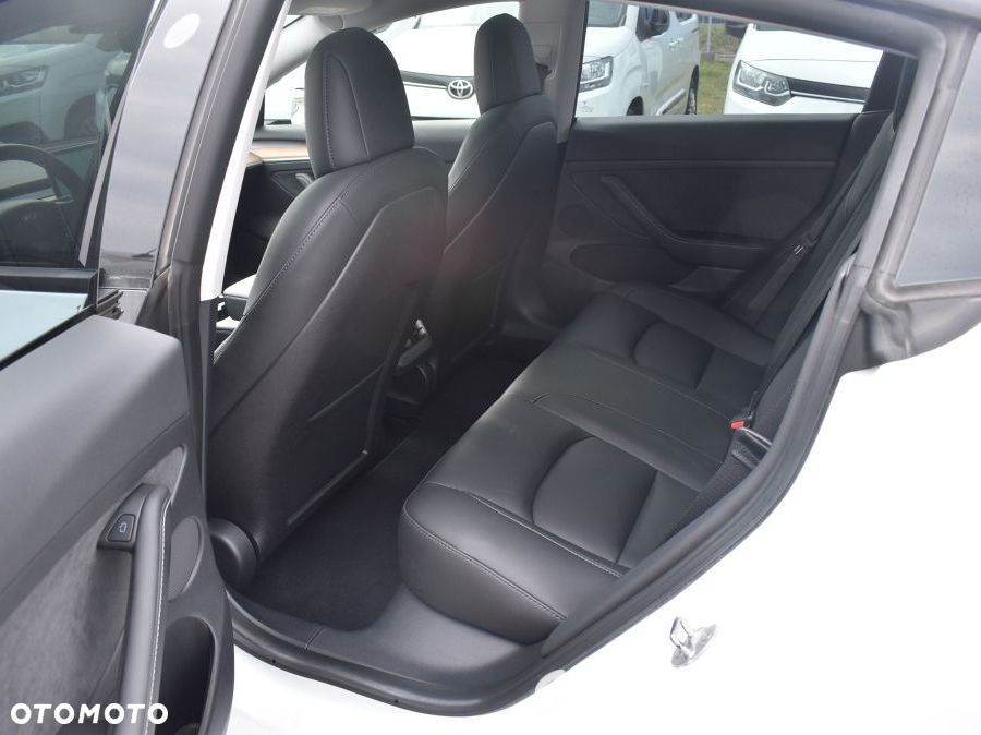 Tesla Model 3 RWD - 11
