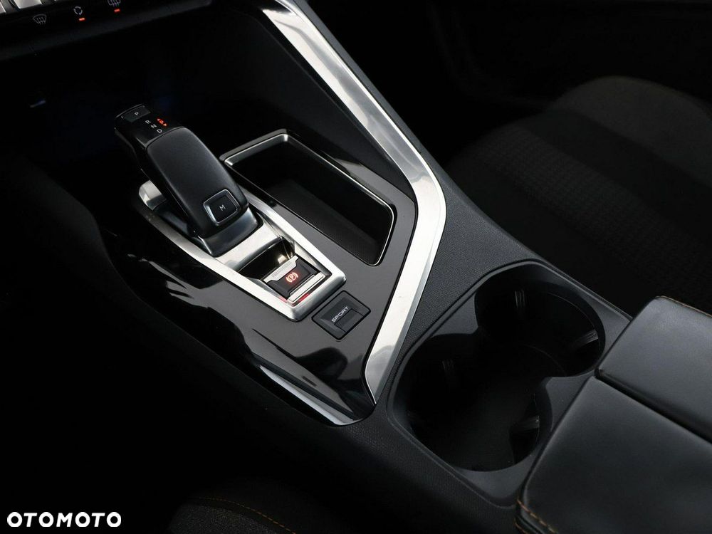 Peugeot 3008 BlueHDi 120 Stop & Start EAT6 Active Business-Paket - 32