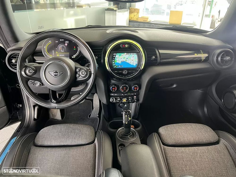 MINI 3 Portas Cooper SE Resolute Edition - 11