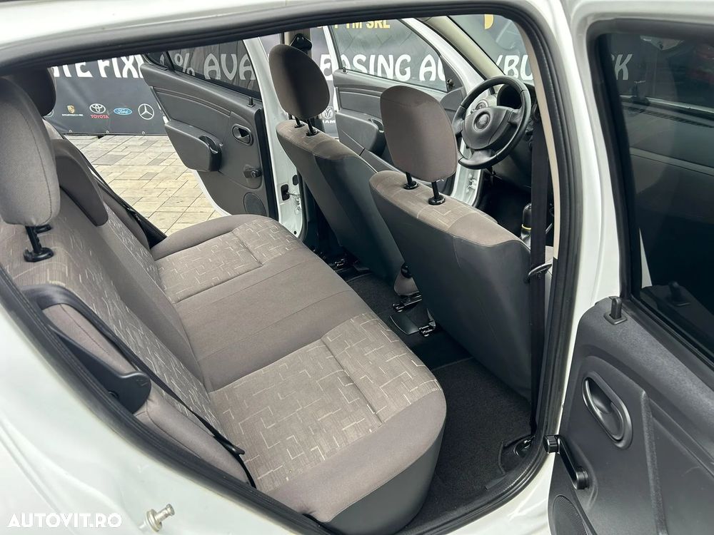 Dacia Sandero - 7