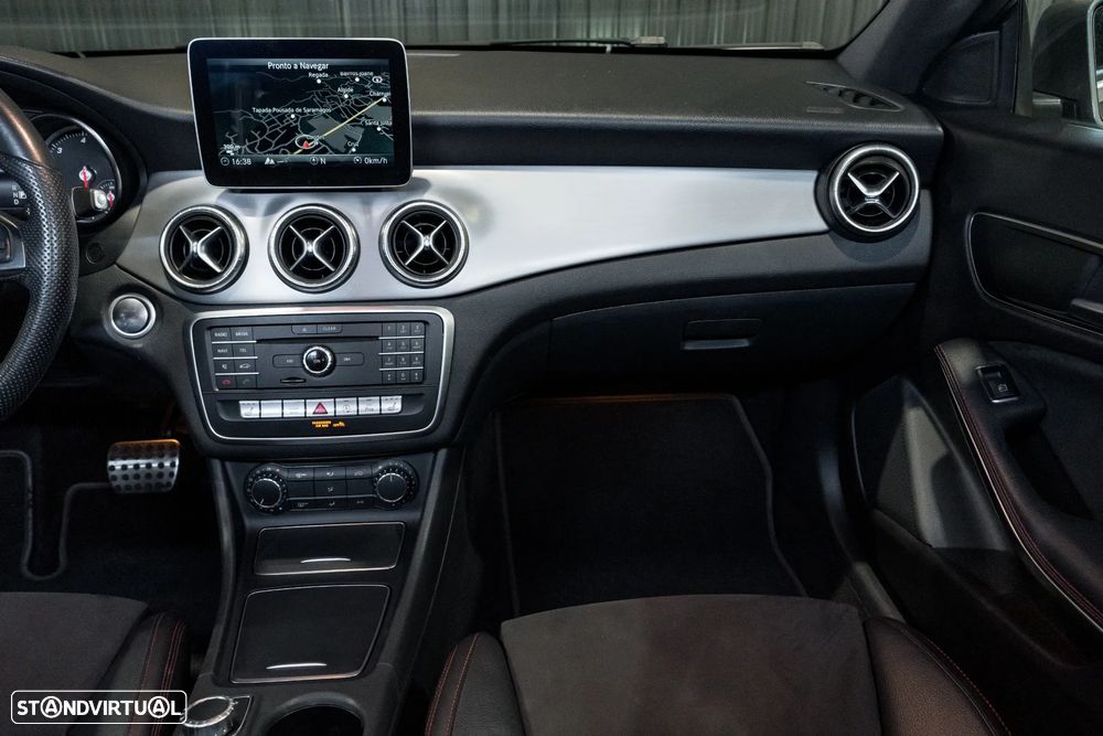 Mercedes-Benz CLA 200 Shooting Brake d 7G-DCT AMG Line - 14