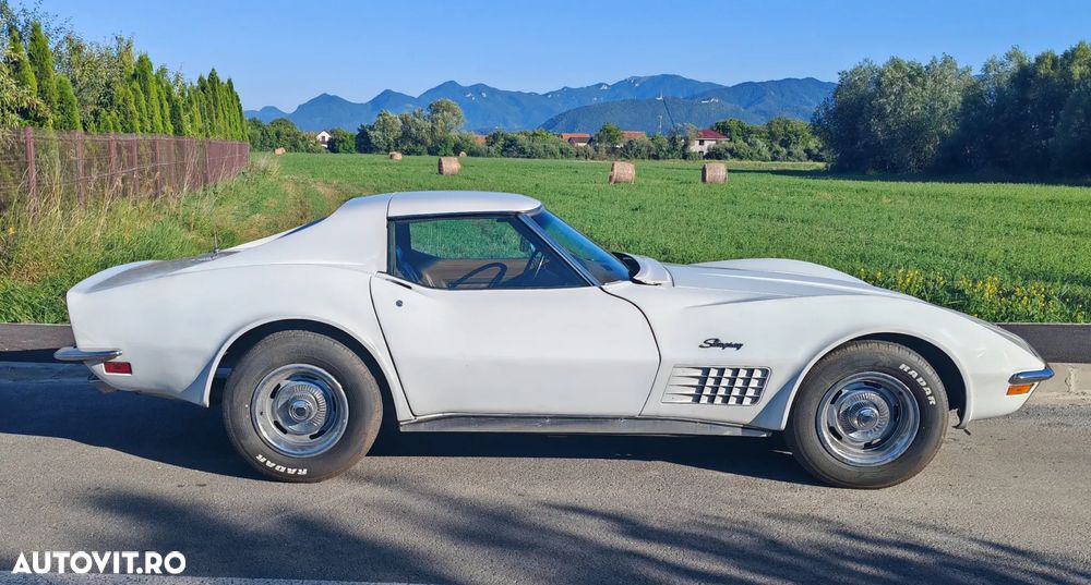 Chevrolet Corvette - 14