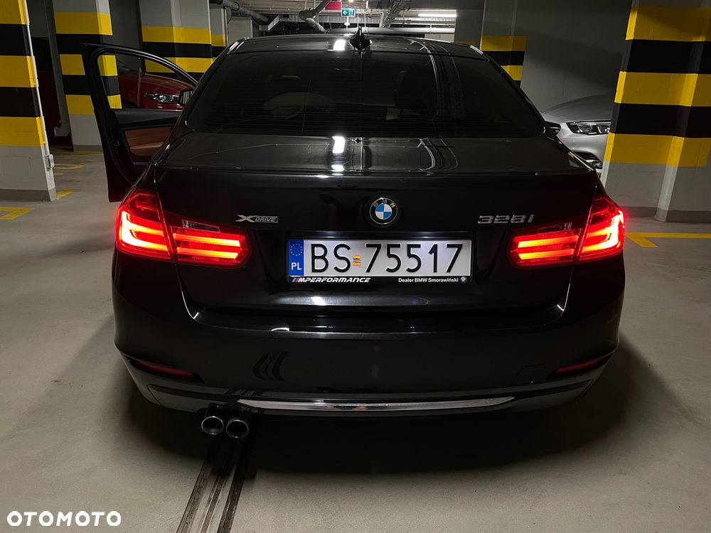BMW Seria 3 328i Luxury Line - 3