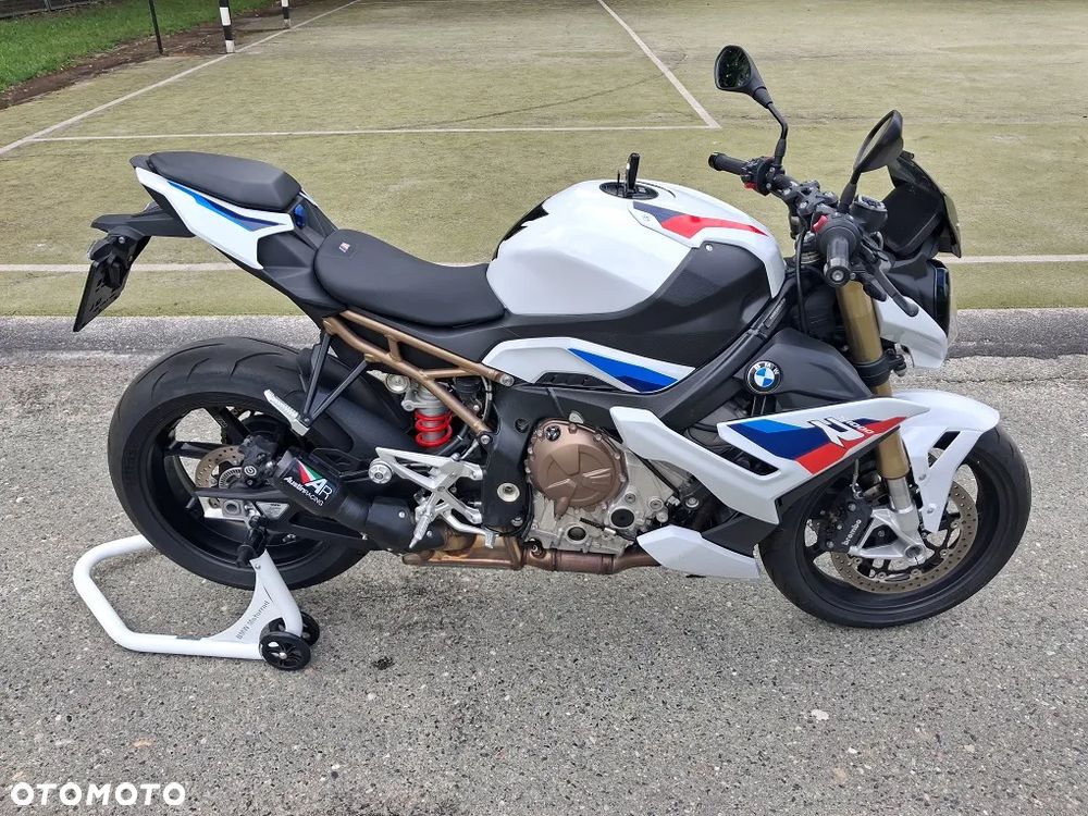 BMW S - 4