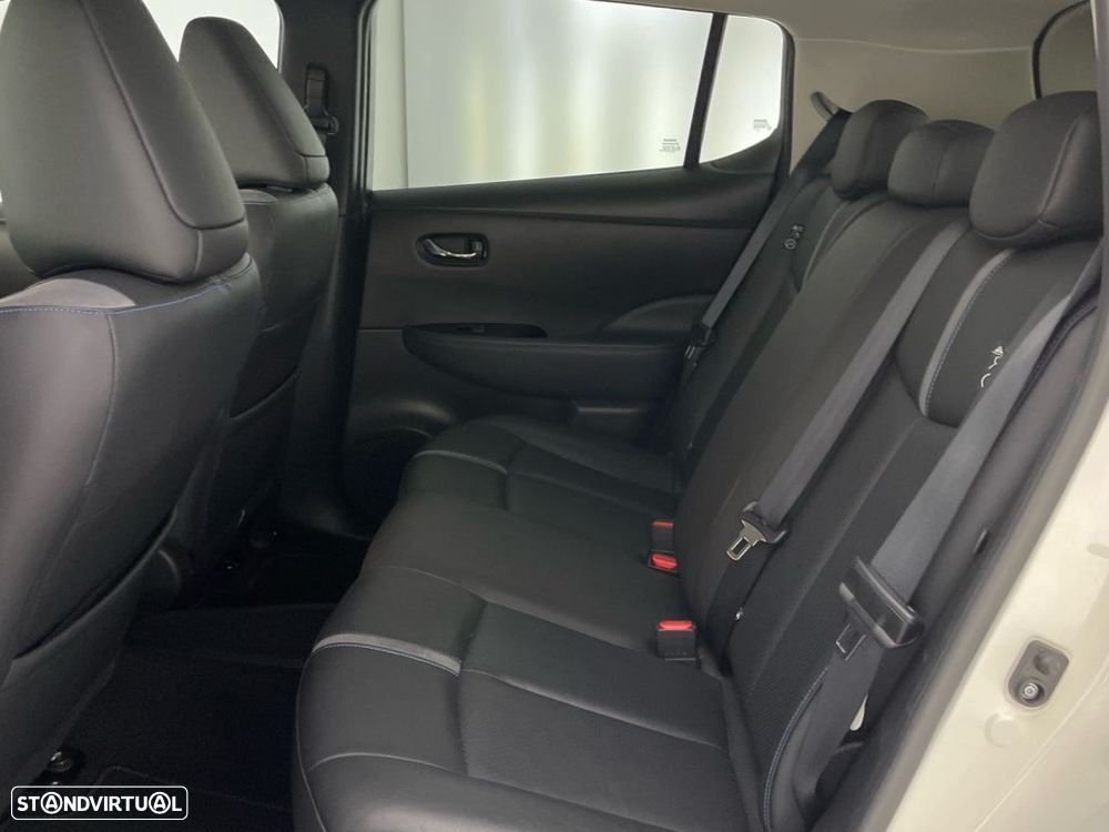 Nissan Leaf Tekna ProPilot Park - 12