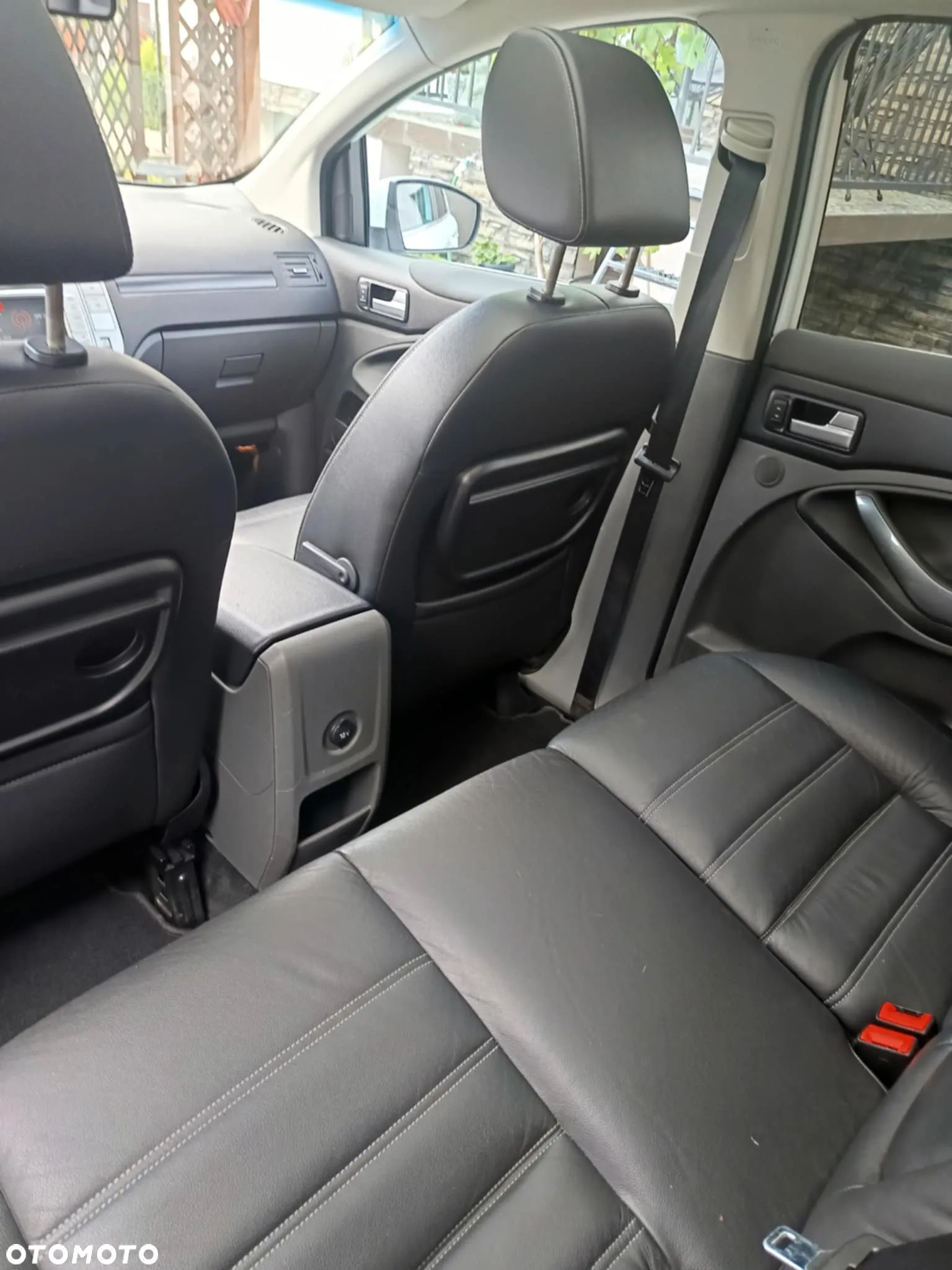 Ford Kuga - 4