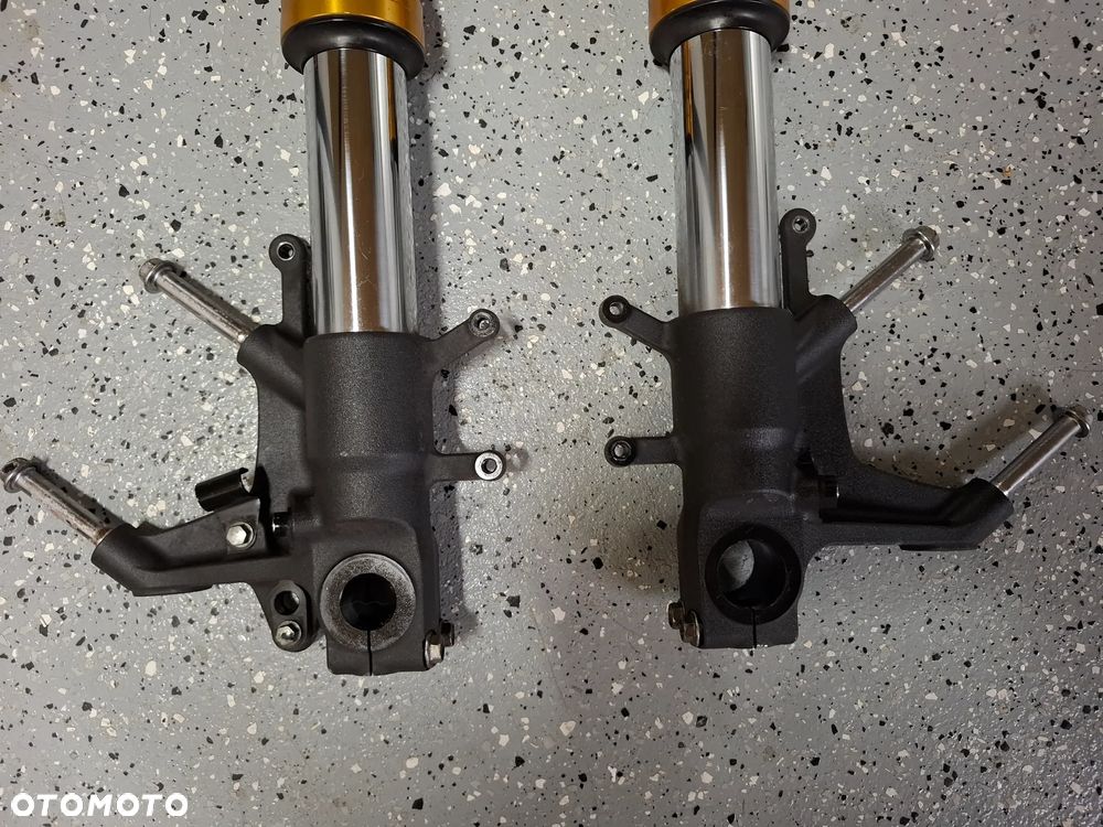 Suzuki GSXS 1000 lagi laga amortyzator - 2
