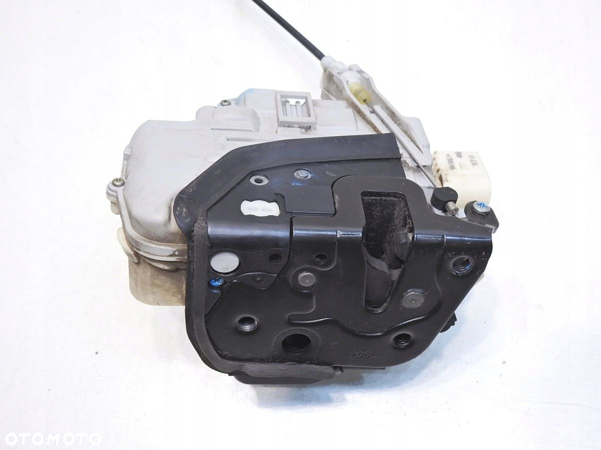ZAMEK DRZWI LEWY PRZÓD 9 PIN AUDI A4 B7 - 8