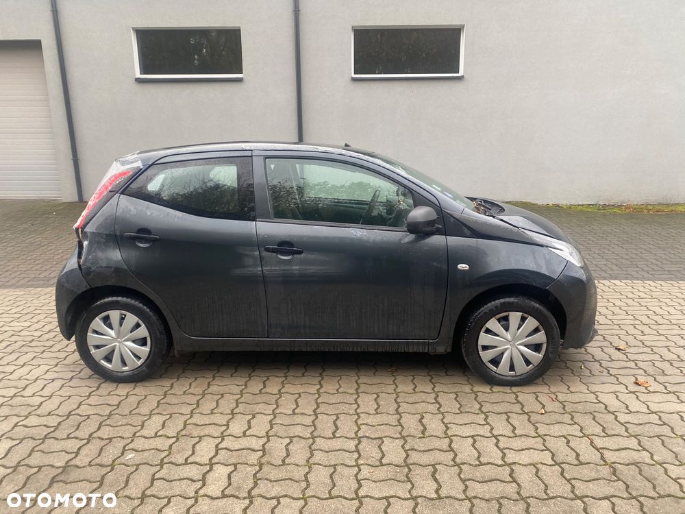 Toyota Aygo x-business - 4