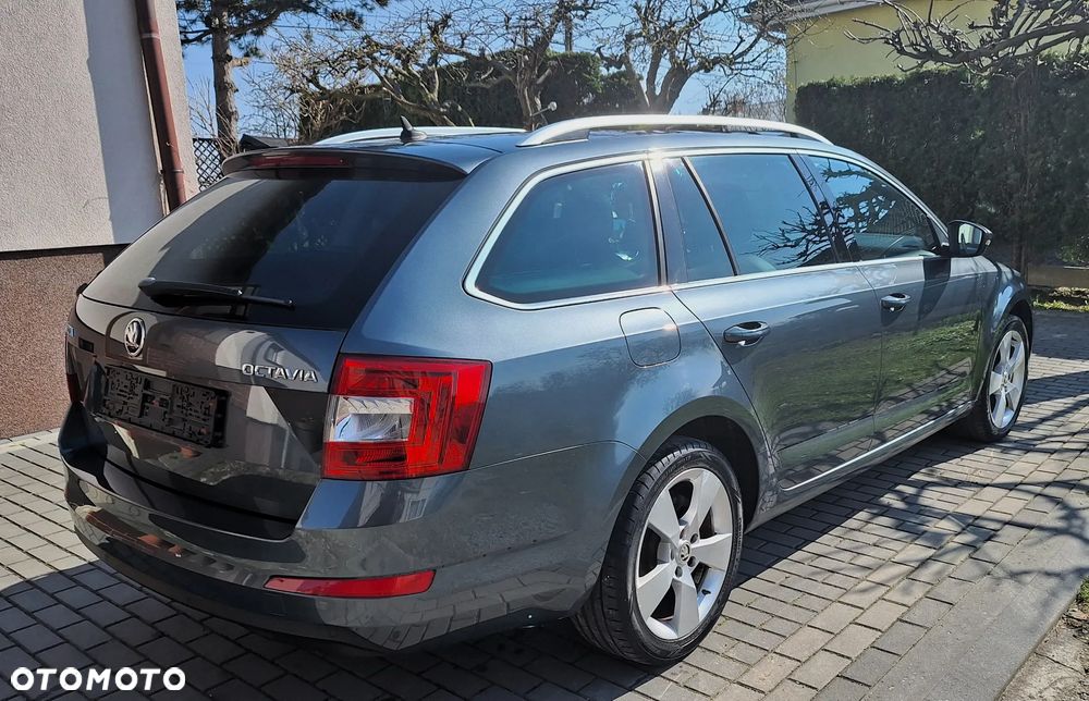 Skoda Octavia 2.0 TDI DSG Style - 2