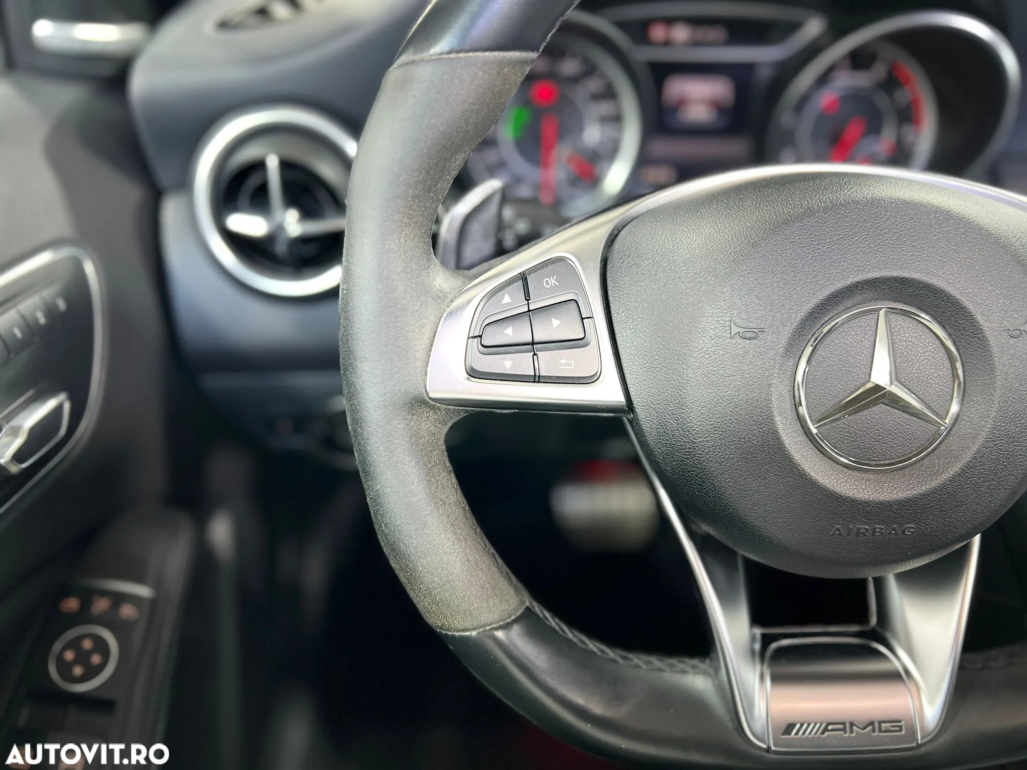 Mercedes-Benz A 45 AMG 4MATIC Aut. - 19