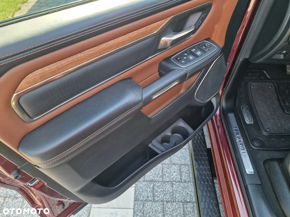 RAM 1500 Crew Cab Longhorn - 4