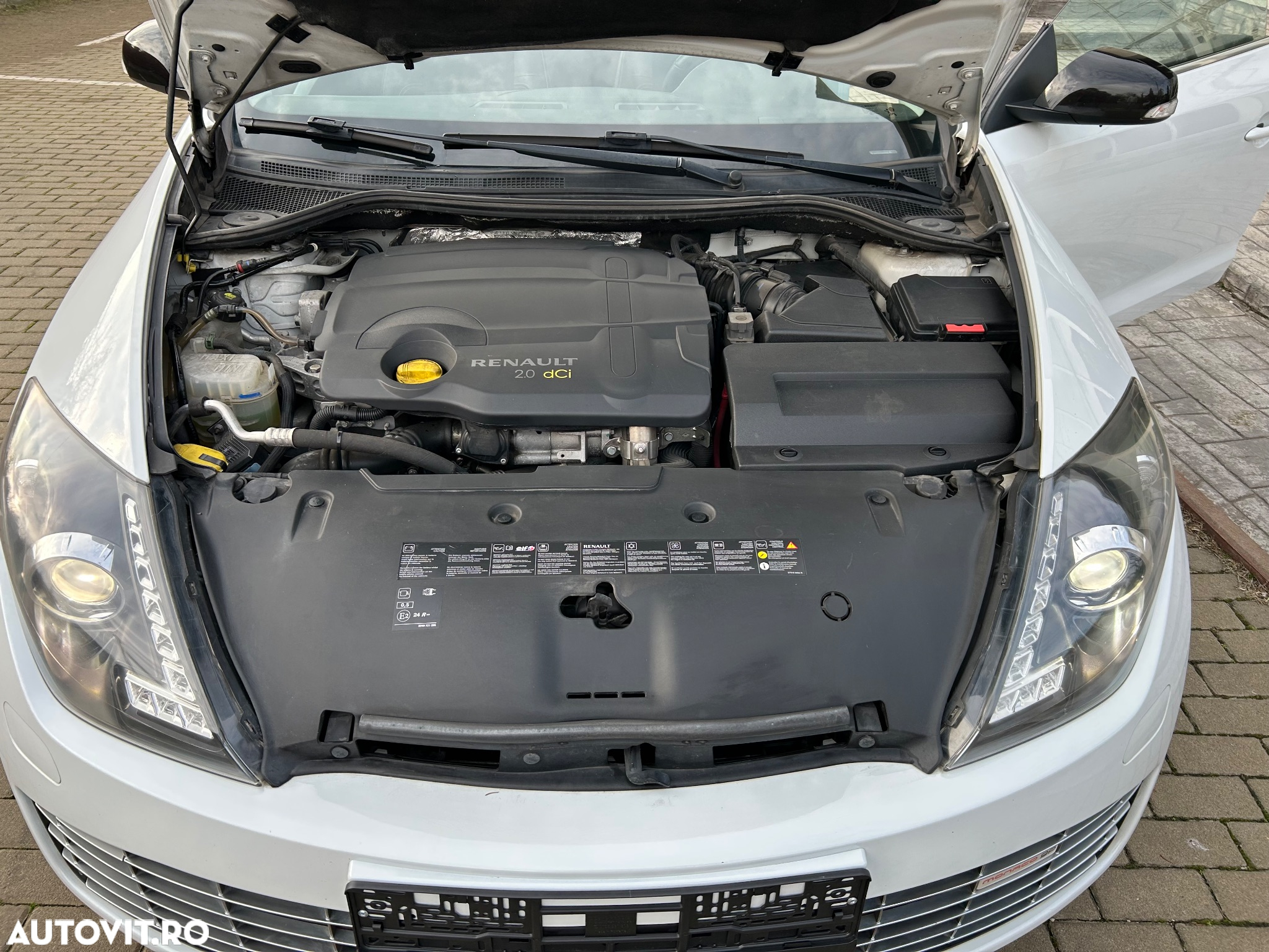 Renault Laguna Coupe dCi 175 FAP - 27