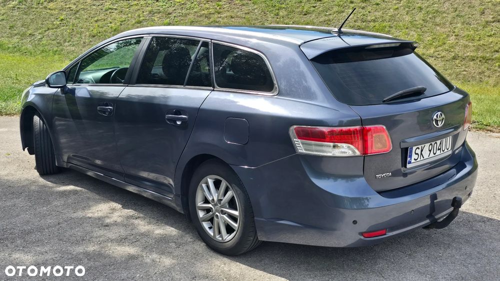 Toyota Avensis 1.8 Sol - 8