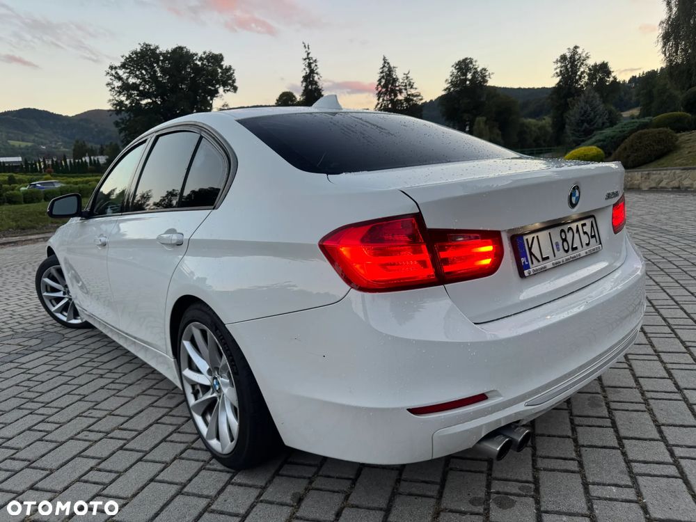 BMW Seria 3 328i Sport-Aut Modern Line - 20