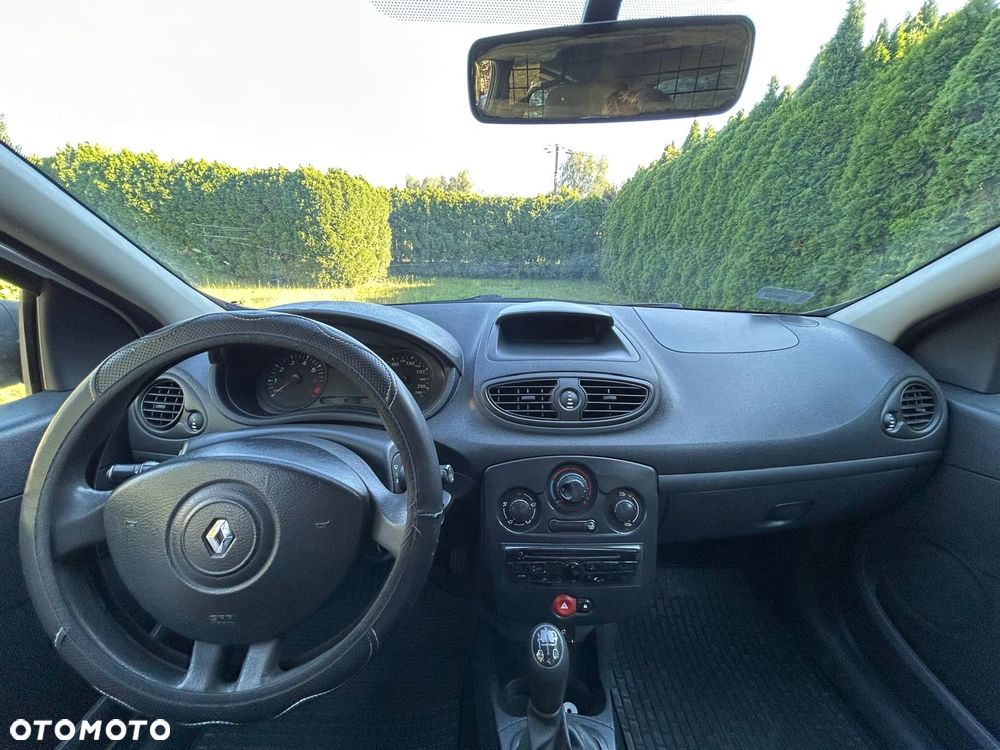 Renault Clio - 7