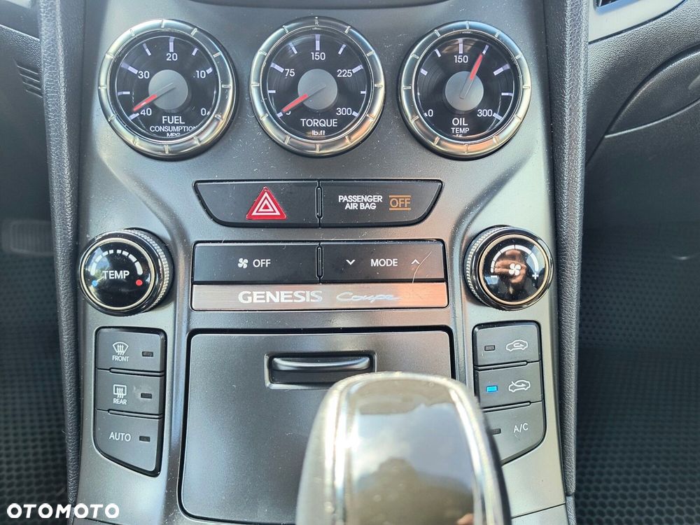 Hyundai Genesis Coupe - 22