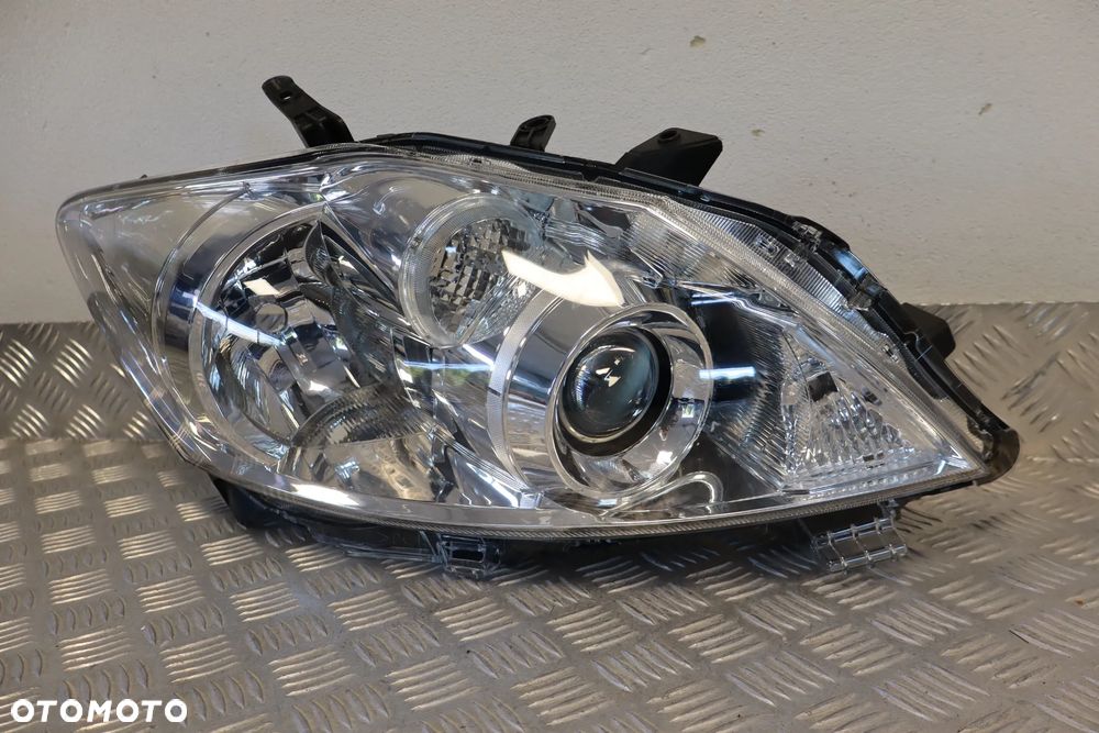 LAMPA PRZEDNIA PRZÓD PRAWA TOYOTA AURIS I LIFT SOCZEWKA 81130-02A40 2009-2012 - 1