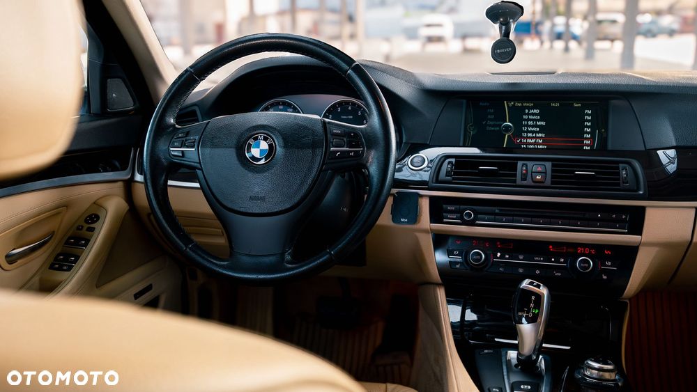 BMW Seria 5 528i - 20