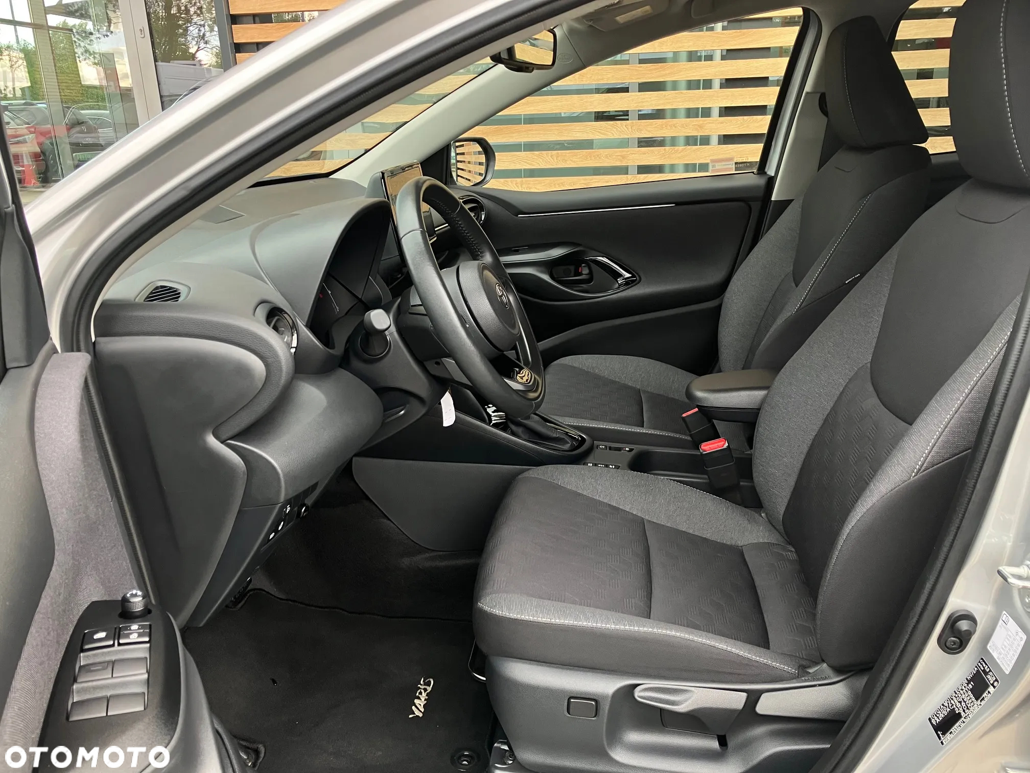 Toyota Yaris Hybrid 1.5 Style - 34