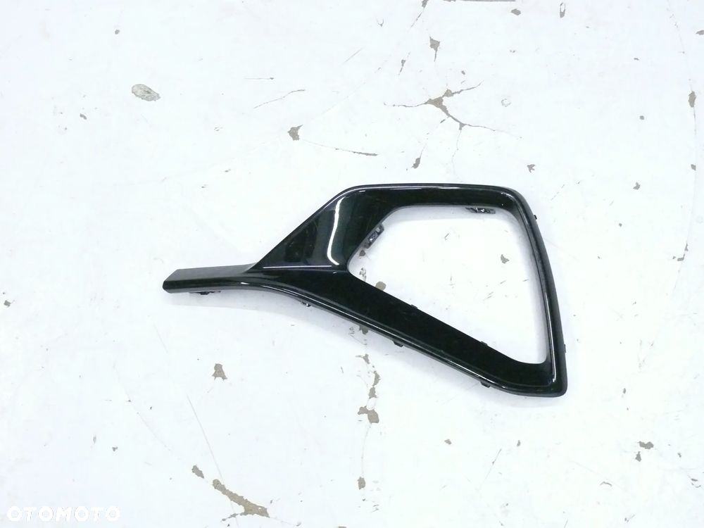 AUDI Q2 LIFT TYŁNY ZDERZAK KRATKA PRAWA - 1