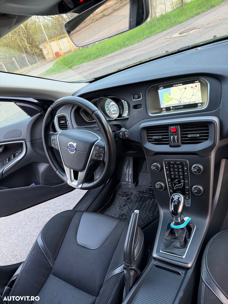 Volvo V40 D2 Aut. Momentum - 14