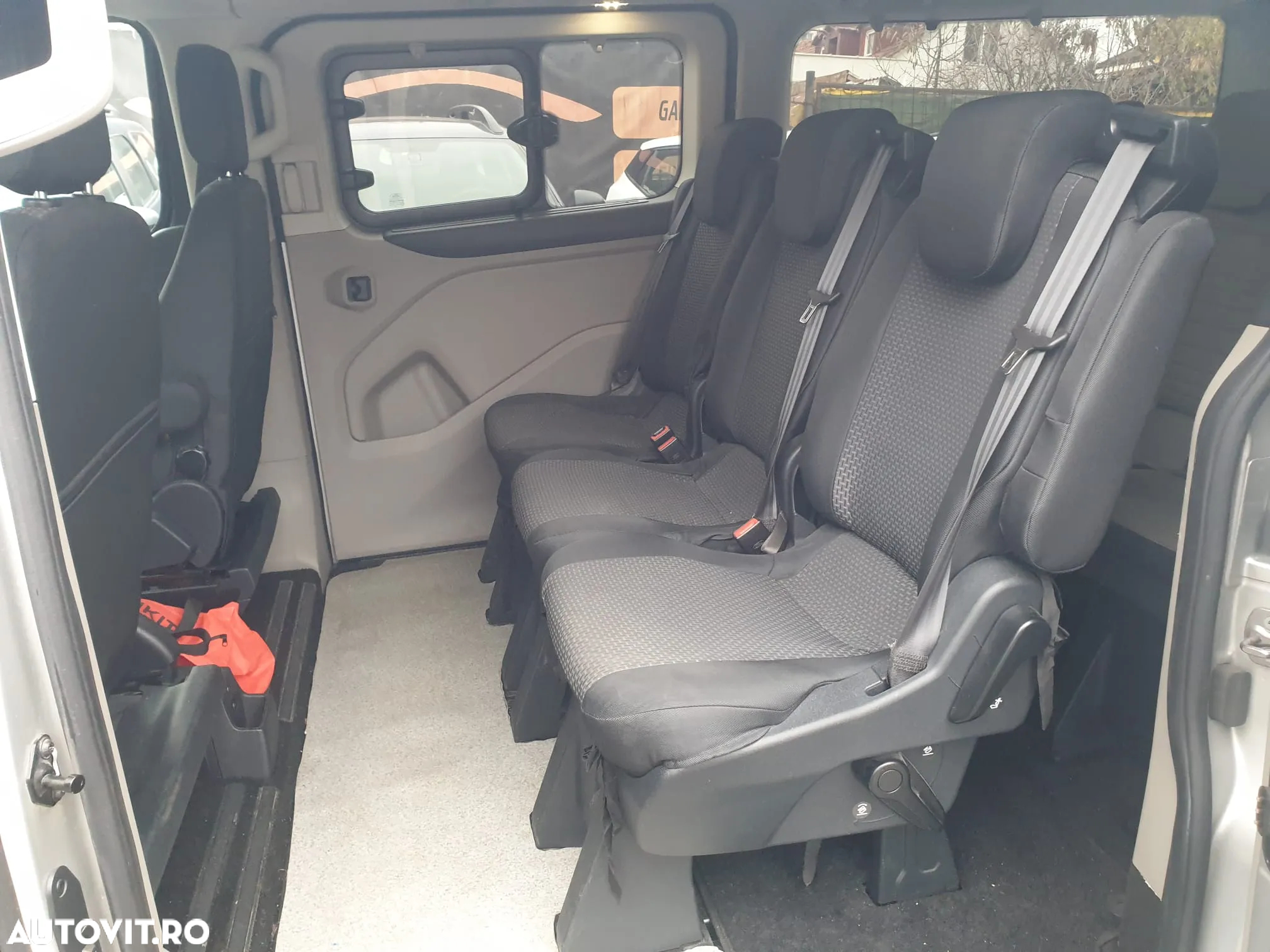 Ford Tourneo Custom - 19