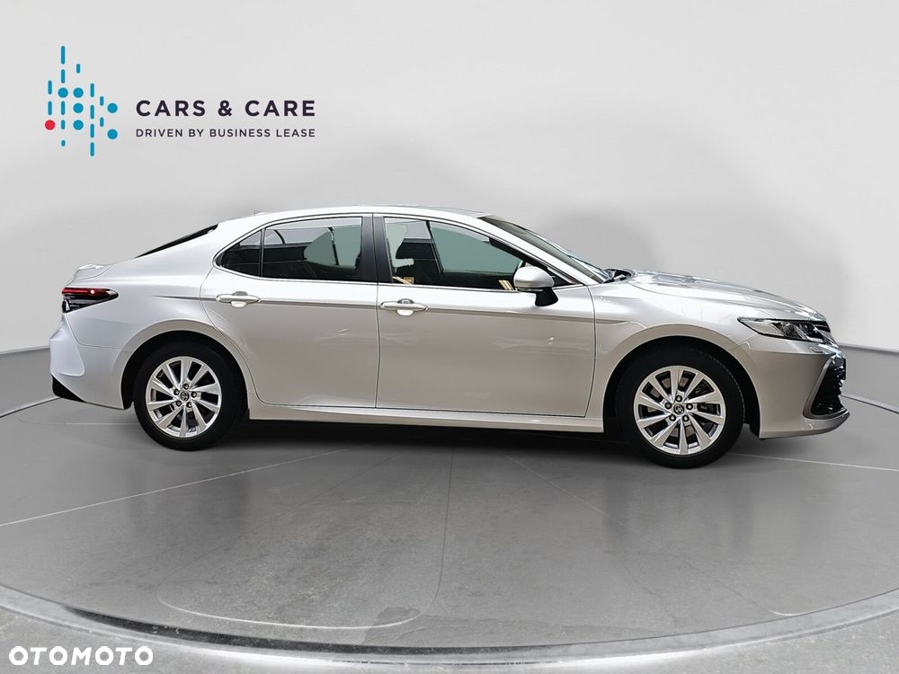 Toyota Camry 2.5 Hybrid Comfort CVT - 24