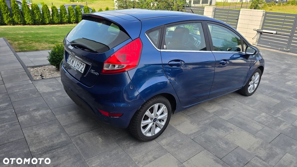 Ford Fiesta 1.6 TDCi DPF Ghia - 6