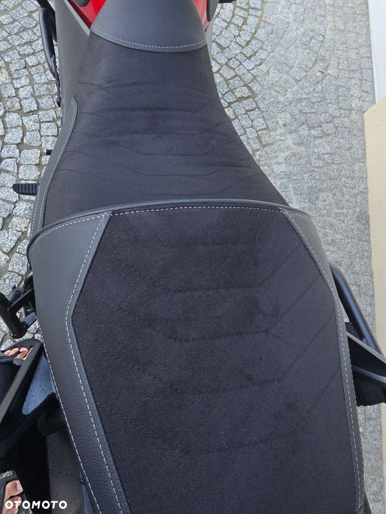 Suzuki V-STROM - 4