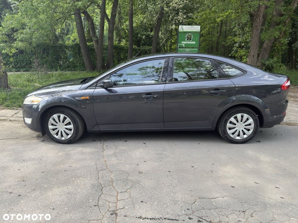 Ford Mondeo 2.0 Ghia - 7