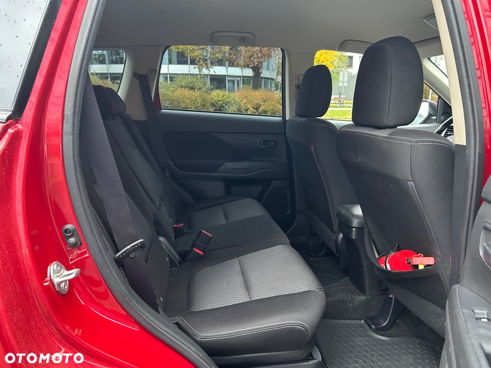 Mitsubishi Outlander - 14