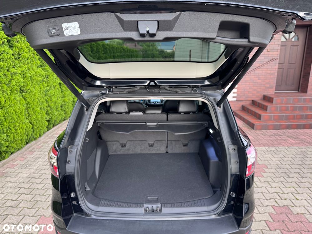 Ford Escape 2.0 EcoBoost AWD Titanium - 27