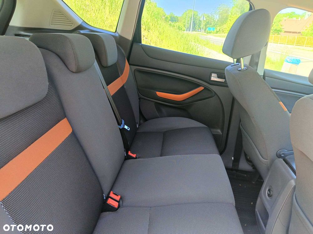 Ford Kuga - 8