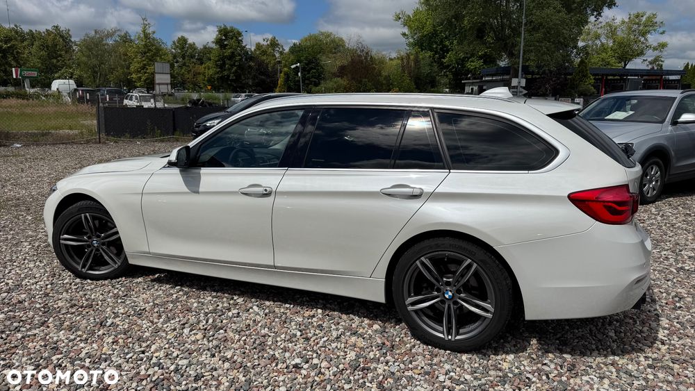 BMW Seria 3 320d Sport Line - 9