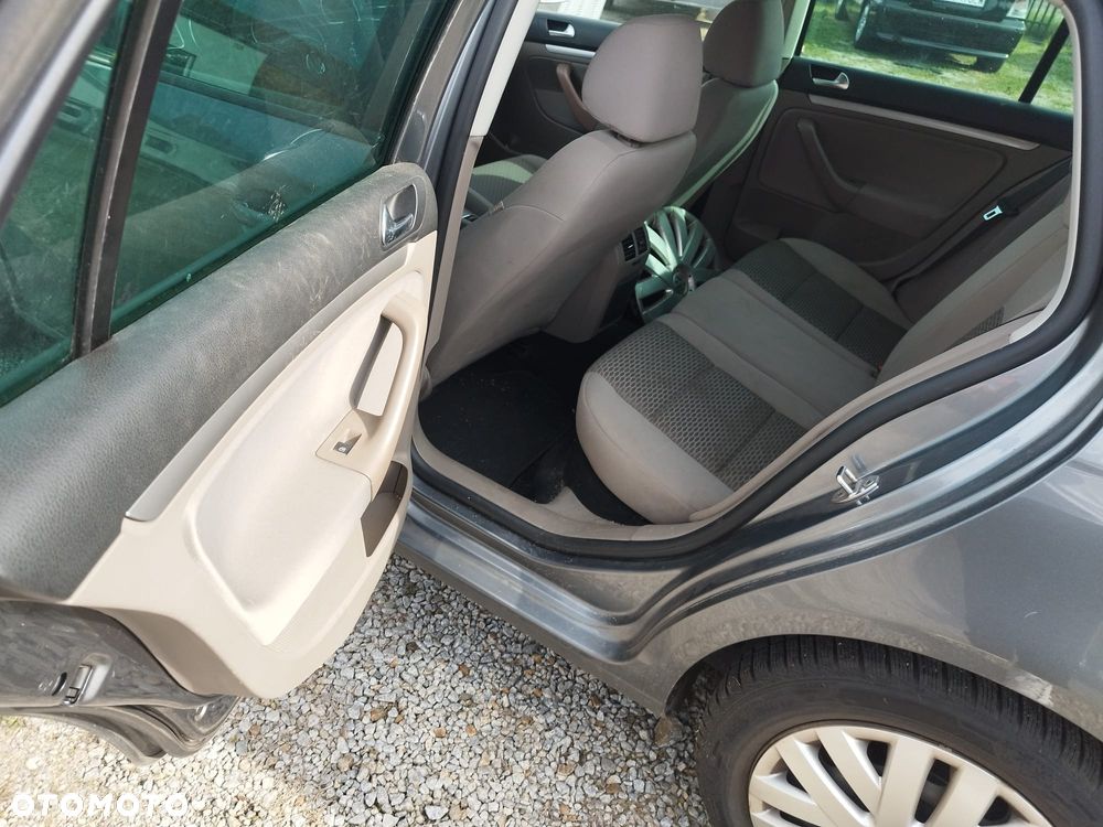 Volkswagen Golf - 22