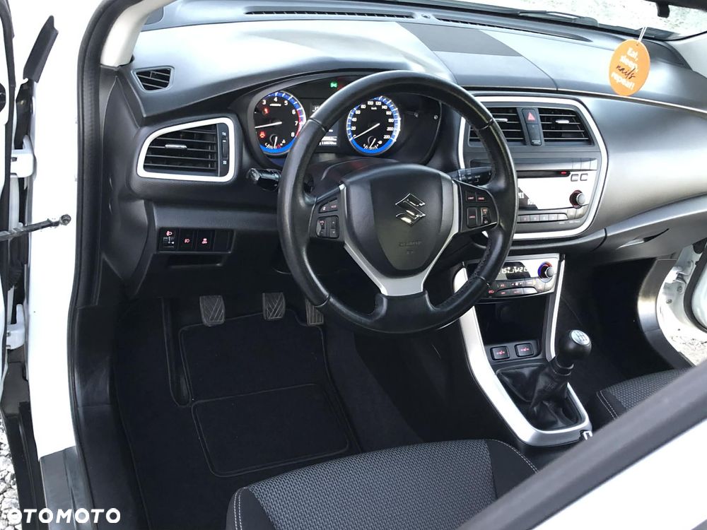 Suzuki SX4 1.6 Premium - 22