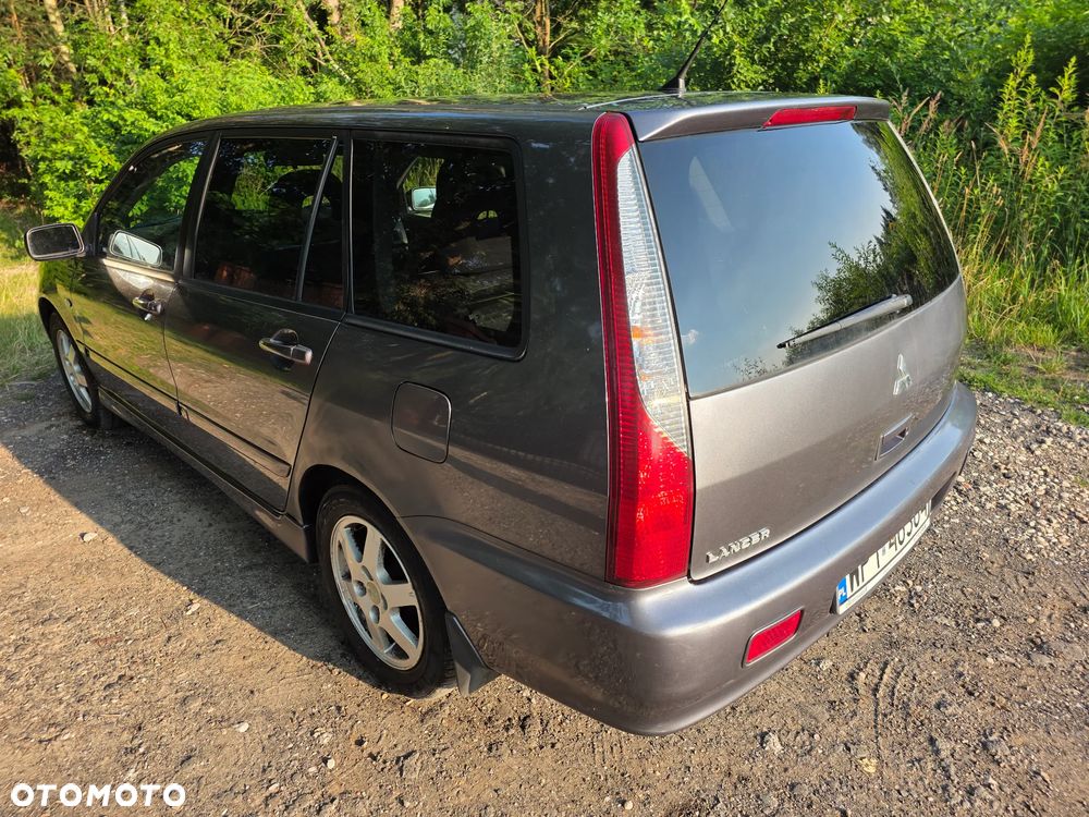 Mitsubishi Lancer 1.6 Invite - 3