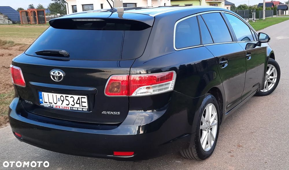 Toyota Avensis 1.6 Luna EU5 - 6
