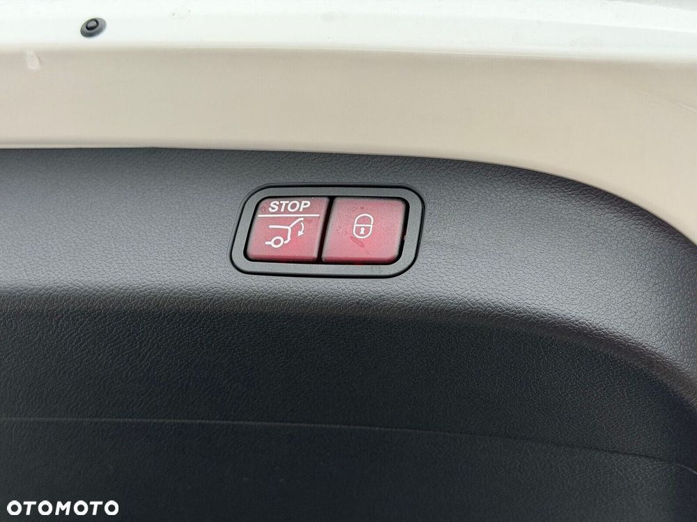 Mercedes-Benz GLB - 28