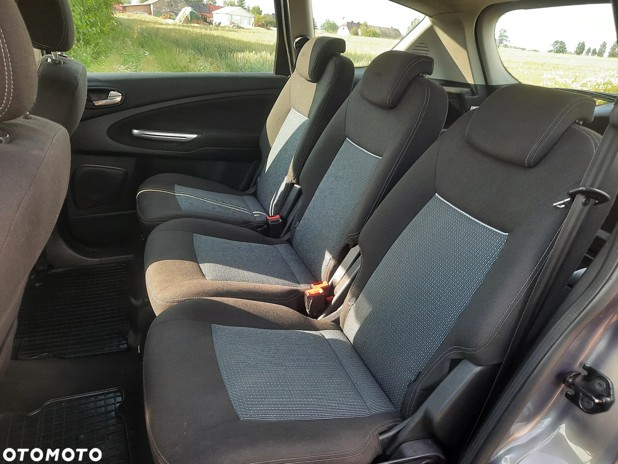 Ford S-Max - 14