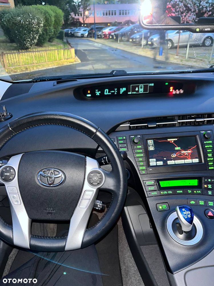 Toyota Prius - 25