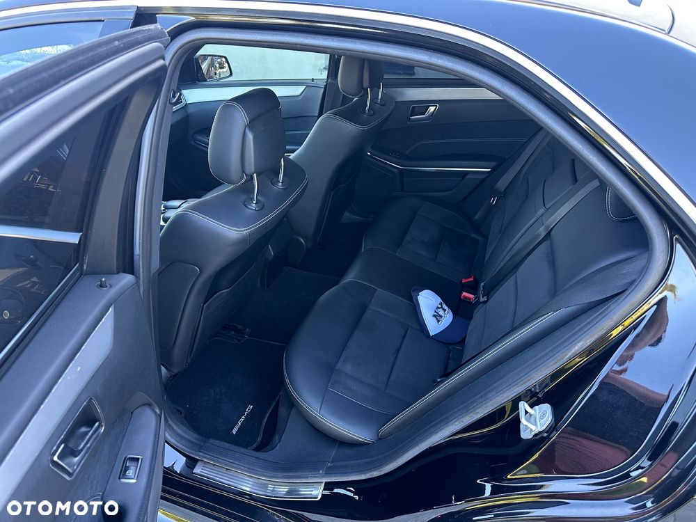 Mercedes-Benz Klasa E 250 CDI 4-Matic BlueEff Avantgarde - 24