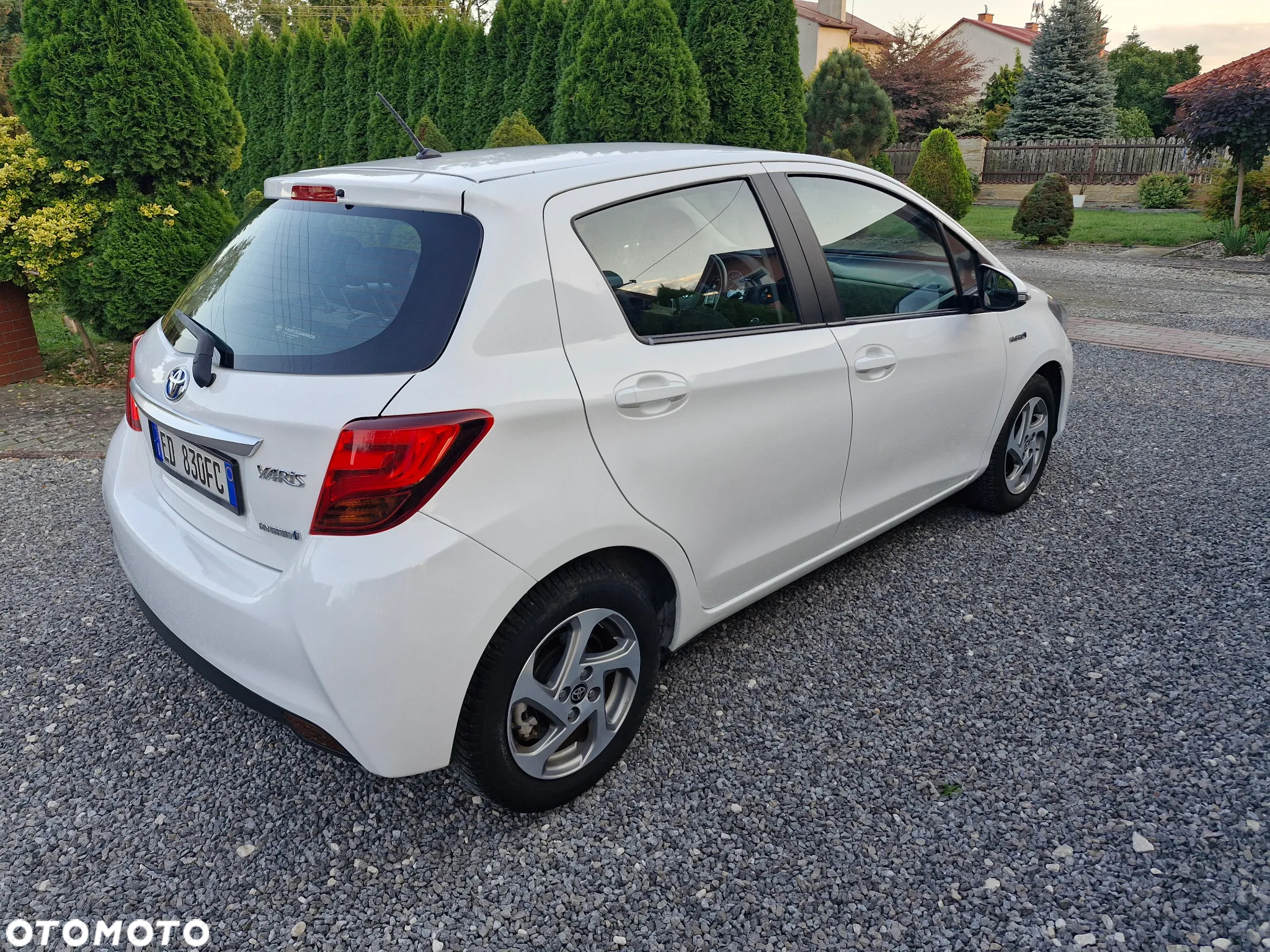 Toyota Yaris Hybrid 1.5 VVT-i Selection - 4