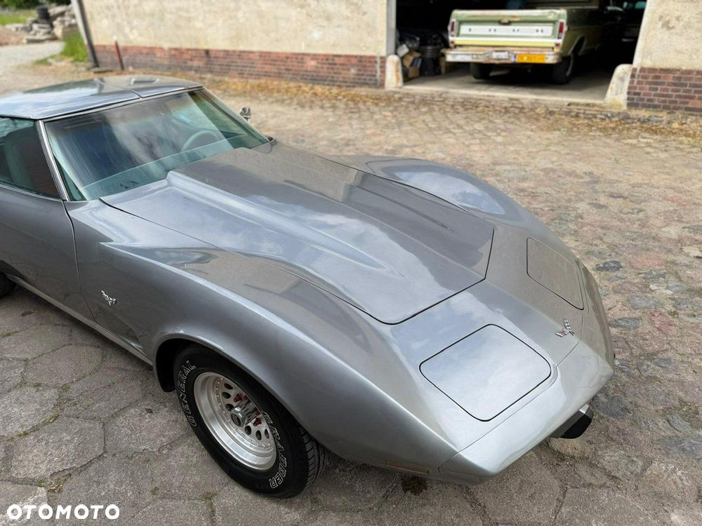 Chevrolet Corvette - 20