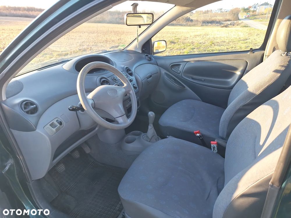 Toyota Yaris - 9